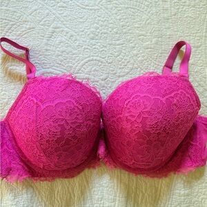 Victoria’s Secret Bra in Hot Pink (34DDD)